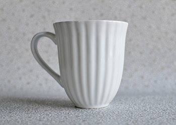Vit kaffekopp i keramik | Ib Laursen | Willekulla Lantlig Inredning | fram